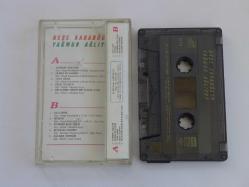 Neşe Karaböcek – Yağmur Ağlıyor - Kaset