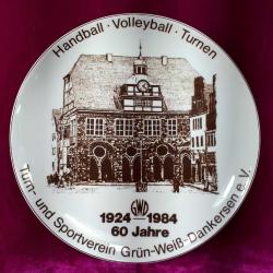 VINTAGE HANDBALL VOLLEYBALL TURNEN 1924-1984 60 JAHRE HATIRA SEPHIA BASKI RESİMLİ AVRUPA FRIESLAND MELITTA GERMANY PORSELEN TABAK