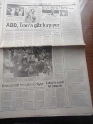 Radikal Gazetesi - 28 Ekim 1996 -  Fenerbahçe'nin Yeni Hedefi Manchester United - Galatasaray Çok Farklı - Hakan Şükür - Yol Filmi - Cumhuriyetin 73. Yıldönümünde Bayraklı Tepki - Refah Partili Devlet Bakanı Sabri Tekir'den Yekta Güngör Özden'e Edepsiz Suçlaması - Abdülmelik Fırat Devlet Benimle İşbirliği Yapsın - Adalet Bakanı Şevket Kazan Avrupa Parlamentosu'na  Muhtaç Değiliz - Anadolu Üniversitesi Eskişehir'in Çehresini Değiştirdi