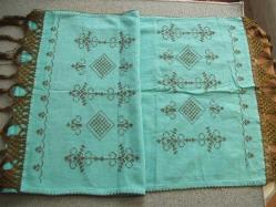 ETAMİN ÜZERİNE KANAVİÇE İŞLEMELİ -  BUZDOLABI ÜSTÜ ÖRTÜSÜ