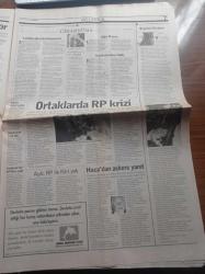 Radikal Gazetesi - 25 Ocak 1998 - Sutopu Ligi Sona Eriyor - Ali Şen Divan'a veda Etti - İbrahim Kutluay - Anna Kournikova - Grip Alarm Verdi - Bill Clinton'ın Rüya Takımı İç Giyim Defilesi - Devlet Bakanı Güneş Taner - Mesut Yılmaz'ı Susurluk Suskunluğu Uzun Sürdü - Tansu Çiller