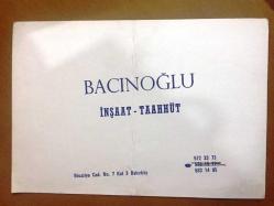HEDİYE KARTPOSTALI, ESKİ İSTANBUL'U YANSITAN BİR ÇİZİM, ARKASI YAZILI (BACINOĞLU İNŞAAT), RENKLİ, 19 X 14 CM EBADINDA - 1940'LAR, 1950'LER, 1960'LAR, 1970'LER 1980'LER
