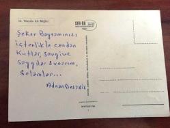 HEDİYE KARTPOSTALI, OSMANLI PADİŞAHLARININ SAVAŞ MİĞFERİ VE HZ. MUHAMMED'İN BİR SÖZÜNÜN YAZILI OLDUĞU NOT, ARKASI YAZILI, RENKLİ, 14 X 9 CM EBADINDA - 1940'LAR, 1950'LER, 1960'LAR, 1970'LER 1980'LER