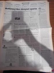 Yeni Yüzyıl Gazetesi - 11 Nisan 1998 - Haluk Levent Artık Özgür - Sen Neymişsin Leonardo Di Caprio  - Michael Jackson 2.7 Milyon Dolar Tazminat Kazandı - El Nino Hortumu ABD'de 42 Can Aldı - Savunma Bakanı İsmet Sezgin Komutanlar Tansu Çiller'den Daha Demokrat - Sultanahmet'te Bomba 9 Yaralı - Şeytan Taşlarken Ölenler Arasında 9 Türk Var
