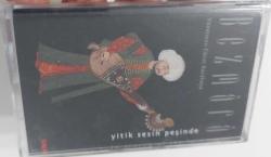 BEZMARA-FİKRET KARAKAYA-YİTİK SESİN PEŞİNDE İSİMLİ KASETİ NOSTALJİ ORİJİNAL FOTOĞRAFLARI İLE JİLATİNLİ SIFIR NADİRDİR