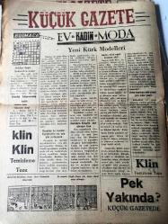 ZONGULDAK  KÜÇÜK GAZETE YEREL TAŞRA  BASINI - 11KASIM 1955 YIL :4 SAYI :619 -Ölmez Atatürk 'ün Ebediyete İntikalin 17 . Yıldönümü -  Petrol Kokan Peynirler - Zonguldak Öğrencilerini   Yatılı Okutma Derneği - Sabah Esintisi  Bıktık Yahu  yazan Mehmet  Ufuk -  Orman İşlemesinin  Yol Faaliyetleri  - İç Haberler  : Köy Kanunu Tasarısı   Yeni  tasarı birçok esaslı hükümleri  ihtiva ediyor -  Çaycuma da kanlı bir vaka - Dış Haberler : Sovyet  Ziraatçıları  Amerika da  - Hurda ve Müstamel  varil  satılacaktır  Ereğli  Kömürleri İşletmesinden - Ev -Kadın - Moda - Yeni  Kürk Modelleri -