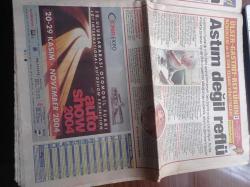 Posta Gazetesi - 18 Kasım 2004 - Mickey Mouse 76 Yaşında - Sedat Peker - Milli Futbolcularımız Sahadan Başları Eğik Ayrıldı - Ersun Yanal - Türkiye Yaşanmaya Değer 50. Ülke - Irak'ta Öldürülen Türk Şoförlerinin Sayısı Dün 65 Oldu - Genç Pamukbank Çok Erken Öldü