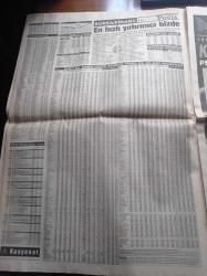 Posta Gazetesi - 18 Kasım 2004 - Mickey Mouse 76 Yaşında - Sedat Peker - Milli Futbolcularımız Sahadan Başları Eğik Ayrıldı - Ersun Yanal - Türkiye Yaşanmaya Değer 50. Ülke - Irak'ta Öldürülen Türk Şoförlerinin Sayısı Dün 65 Oldu - Genç Pamukbank Çok Erken Öldü