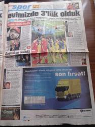 Posta Gazetesi - 18 Kasım 2004 - Mickey Mouse 76 Yaşında - Sedat Peker - Milli Futbolcularımız Sahadan Başları Eğik Ayrıldı - Ersun Yanal - Türkiye Yaşanmaya Değer 50. Ülke - Irak'ta Öldürülen Türk Şoförlerinin Sayısı Dün 65 Oldu - Genç Pamukbank Çok Erken Öldü