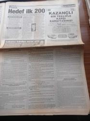 Posta Gazetesi - 29 Mart 2002 - Süleyman Seba Hata Ettim - Federasyona Bakan Fikret Ünlü Şoku - Ahmet Mete Işıkara - Gönüllü Elçi Şebnem Scheffer - Cumhurbaşkanı Ahmet Necdet Sezer İlk Kez Bir Cenazede Saf Tuttu - İsrail Burada Filistin Nerede - Devlet Bahçeli - İbrahim Tatlıses'ten Tarkan'a Çok Büyük Ayıp - Cem Boyner - Şebnem Çapa - Galatasaraylı Eski Futbolcu Ergün Acuner Tren Altında Kalarak Can Verdi