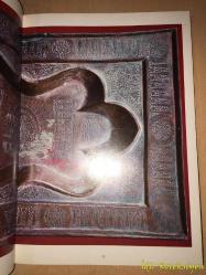 A Song in Metal Folk art of Uzbekistan - Gafur Gulyam Art and Literature Publishers - Rusça , İngilizce Kitap (Özbekistan'ın Metal Halk Sanatında Bir Şarkı)
