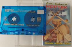 HOPTEK KOLBASTI OYUN HAVALARI DÜĞÜNDE-NİŞANDA-KINADA İSİMLİ KASETİ ORİJİNAL FOTOĞRAFLARI İLE BANDRÖLLÜ NADİRDİR