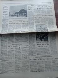 Yeni Ortam Gazetesi - 14 Ekim 1973 - Kemal Bisalman - İlhami Soysal - Mustafa Ekmekçi - Oya Baydar - Ender Kamil Boyacı - İsmail Necati - Hasan Tahsin Anıtı - Turgenyev'in Önemli Romanı Devrim Öncesi Yayımlanıyor - Ahmet Telli - Dostlar Tiyatrosu 5. Yılını Kutluyor - Demokrasi İçin Sandık Başına - Suriye Birlikleri İsrail Saldırısını Durdurdu - Türkiye'de Bulunan Atilla Karaosmanoğlu Oy Veremiyor - Sol Yayınları Sahibi Muzaffer Erdost 7.5 Yıla Mahkum Oldu