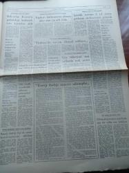 Yeni Ortam Gazetesi - 14 Ekim 1973 - Kemal Bisalman - İlhami Soysal - Mustafa Ekmekçi - Oya Baydar - Ender Kamil Boyacı - İsmail Necati - Hasan Tahsin Anıtı - Turgenyev'in Önemli Romanı Devrim Öncesi Yayımlanıyor - Ahmet Telli - Dostlar Tiyatrosu 5. Yılını Kutluyor - Demokrasi İçin Sandık Başına - Suriye Birlikleri İsrail Saldırısını Durdurdu - Türkiye'de Bulunan Atilla Karaosmanoğlu Oy Veremiyor - Sol Yayınları Sahibi Muzaffer Erdost 7.5 Yıla Mahkum Oldu