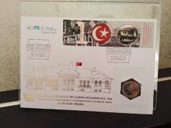 TBMM AÇILIŞI'NIN 100. YILI FDC İlk Gün Zarfı VE BÜYÜK TAARRUZ'UN 100.YILI Hatıra Parası ÇİL 1 TL RESİMDEKİ ÜRÜN GÖNDERİLECEKTİR (PLEKSİGLASS SERGİLEME STANDI İLE GÖNDERİLECEKTİR)
