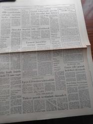 Yeni Ortam Gazetesi - 4 Ekim 1973 - Kemal Bisalman - İlhami Soysal - Tektaş Ağaoğlu - Mustafa Ekmekçi - Oya Baydar - Feyzi Yüksel - Hasan İzzettin Dinamo - Bir Demet Menekşe'nin Galasına Kartal Tibet Ve Kadir İnanır Katıldı - Türkiye Barolar Birliği Genel Başkanı Profesör Faruk Erem - Bülent Ecevit - Milli Selamet Partisi Genel Başkanı Süleyman Arif Emre - Türkiye İşçi Partisi