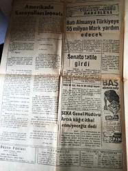 DÜZCE  DÜZCE POSTASI  GAZETESİ   İNSAN HAKLARI DAVAMIZDIR  YEREL  TAŞRA BASINI -   6 Ağustos 1966 Yıl :15  SAYI :3279- - İl genel meclisi olağanüstü toplantı yaptı  - On  İki Adalarda Oturan Türkler  Adayı  Terke  Davet Edildi- Spor : Köprübaşı  Gençlik - Cedidiye  Spor -  Şeref spor iki  oyuncu aldı - Amerika da  Kara yolları  İnşaatı - Batı Almanya Türkiye 'ye 55  Milyon  Mark Yardım Edecek -  SEKA   Genel  Müdürü  Artık  Kağıt  İthal  Etmeyeceğiz  dedi - Açık   cezaevlerinden iyi  sonuçlar alındı - Eski  devirlere  ait bir oyuncak  -