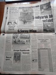 Hürriyet Gazetesi - 3 Kasım 1982 - Fransızlar Yaşar Kemal'i Övüyor - Mehmet Ali Ağca Annesiyle Görüşebilir - Dev Sol Liderleri Sinan Kukul Bedri Yağan - Tarık Akan - Fatma Girik G Şampiyon Boksörler Bir Yıl Özel Beslenecek - Çelik Bilek Saim Gündüz - Kenan Evren Kapalıçarşı'da - İki Türk Mafya Babasının Kızını Kaçırmaya Kalktı