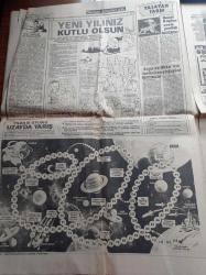 Hürriyet Kelebek Gazetesi - İhsan Yüce - Hülya Sözer - Hülya Avşar - Füsun Önal - Yüksel Uzel - Hangi Ünlü Yılbaşında Nerede - Necla Nazır -Ferdi Özbeğen - Halikarnas Balıkçısı - Necati Cumalı'nın Öç İsimli Öyküsünden Tutku Foto Roman - Kenan Kalav - Meral Orhonsay