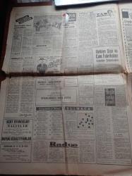 Milliyet Gazetesi - 19 Mart 1962 - Fenerbahçe Şeker Hilali Yendi - Vefa Karşıyaka İle Berabere Kaldı - Can Bartu - Ogün Altıparmak - Selim Soydan - Cezayir İle Fransa Arasında Senelerdir Devam Eden Harp Nihayete Erdi - De Gaulle Açıklıyor Ateşkes Anlaşması İmzalandı - İsmet İnönü'nün Evine Dün Hırsız Girdi - Ankara'da TV İstasyonu Kuruluyor - Fener Rum Ortodoks Patrikhanesinde Ayin - Doğuda Yezidiler Ve Eşkıyalar