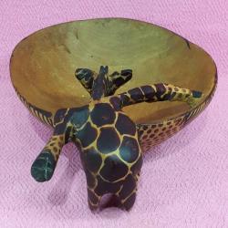 VINTAGE YEKPARE AĞAÇ EL OYMA EL BOYAMA SU İÇEN ZÜRAFA KULPLU AFRİKA AHŞAP KASE KUPA