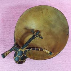 VINTAGE YEKPARE AĞAÇ EL OYMA EL BOYAMA SU İÇEN ZÜRAFA KULPLU AFRİKA AHŞAP KASE KUPA