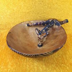 VINTAGE YEKPARE AĞAÇ EL OYMA EL BOYAMA SU İÇEN ZÜRAFA KULPLU AFRİKA AHŞAP KASE KUPA