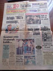 Hürriyet Gazetesi - 28 Ağustos 1982 - ''Benim neyim eks..?'' Diye Soyundu ve İzmir Fuarını Birbirine Kattı - Köpeklerin Hedefi Bu Kez Ottowa'daki Askeri Ataşemiz Albay Atilla Altıkat Oldu- Kenan Evren Devletimiz Gücünü Gerekli Yer Ve Zamanda Kullanacaktır - Orgeneral Turgut Sunalp Öz Evladımı Kaybetmiş Gibiyim - ASALA'yı Barındırmak Rumlar İçin Hata Olur - Maliye Bakanı Adnan Başer Kafaoğlu - Türkiye Gazeteciler Sendikası Başkanı Nail Güreli