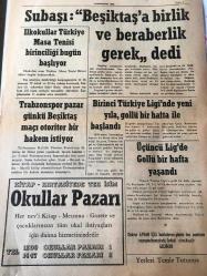 ÇANAKKKALE  ÇANAKKALE 'NİN SESİ  GAZETESİ YEREL TAŞRA BASINI  - 7 OCAK 1976 YIL :2 SAYI :404- Çanakkale Verem Eğitim Ve Propaganda Haftası Başladı - Kayhan Yantıra 'nın Sağlık Durumu İyi - Yolcu  Otobüsleri  Yeterince  Isıtılmıyor -Çanakkale de Esnaf  Kontrolleri Devam Ediyor -Onun Romanı Yazan : Nihat Özbilen - Şiir :Belki  Bir Gün : Ahmet Turp -Dünyanın En Küçük İnsanları -Çanakkale 'nin  Geyikli Bucağında İki İsveçli  Turistle Bir Olup  Kahvede Rezalet Çıkardılar - Hoparlörün   bildirisi   Çanakkalelileri  bir süre tedirgin etti -Çanakkale yılın  ilk  kuzu kesimi  ve satışı başladı  kuzunun  kilosu  40 tl den satılıyor -Beşiktaş 'a  birlik ve beraberlik gerek dedi  - -Birinci   Türkiye Ligi 'nde yeni  yıla , gollü  bir hafta ile başlandı - Trabzon  Spor  Pazar Gün kü Beşiktaş Maçı Otoriter Bir Hakem İstiyor -