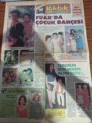 Hürriyet Kelebek Gazetesi - 17 Eylül 1982 - İzmir Fuarda Çocuk Bahçesi - İlyas Salman - Sezen Aksu - Hülya Süer - Mehmet Ali Erbil -  Ayşe Egesoy - Uğur Böcekleri - Sezer Güvenirgil Ferdi Tayfur'a Hayır Dedi - Nükhet Duru'ya İki Jön Aranıyor - Adile Naşit'ten Kuzucuklarına - Cemiyet Haberleri - Bu Aşk Onlara Yeter Foto Roman - Cüneyt Arkın - Derya Baykal - Münir Özkul