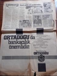 Hürriyet Gazetesi - 4 Haziran 1982 - Yürek Yakan Plaj Jandarmaları - 16 Yaşındaki İngiliz Julian Chilvers Dünya Rekortmeni - Profesör Doktor Halûk Ülman - Ateş Amikoğlu - İsviçre'de 107 Türk Kızı Diploma Aldı - Türk Silahlı Kuvvetleri Mehmetçik Vakfı Kuruldu - Alain Delon Schneidere Otopsi Yaptırmıyor - Ulusal Birlik Partisi - Suna Sinanoğlu