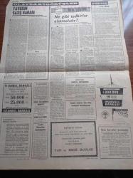 Cumhuriyet Gazetesi -12 Ekim 1965 - Yavuzun Satış Kararı - Emekli Amiral Necati Özdeniz - İlhan Selçuk - Vehbi Koç - Süleyman Demirel - Adalet Partisi İktidar Hazırlığına Başladı - Liderlerin Seçim Sonuçları Üzerindeki Görüşleri - Cumhurbaşkanı Cemal Gürsel - Cihat Baban - Raif Aybar - İsmet İnönü Yarışın Kaybı Haberini Dün Sabah Aldı - Seçimi Kaybeden Tanınmış Politikacılar - Cemal Madanoğlu - Nadir Nadi - Yunus Nadi