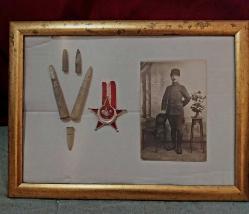 Çanakkale Savaşı Asker Fotoğrafı  ve İkinci Üretim Birinci Dünya Savaşı Harp Madalyası ile Dekorluk Çanakkale Hatıraları.