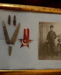 Çanakkale Savaşı Asker Fotoğrafı  ve İkinci Üretim Birinci Dünya Savaşı Harp Madalyası ile Dekorluk Çanakkale Hatıraları.