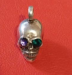 Gümüş Kurukafa Kolye Ucu.. 2 x 3,5 cm. 16,48 gram..