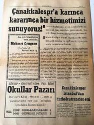 ÇANAKKALE ÇANAKKALE 'NİN SESİ  YEREL TAŞRA BASINI -  - 27 OCAK 1976 YIL :2 SAYI :421- Cezaların devamlı olarak  uygulanması yanındayız  -Eşitlik Bozulmamalı - Vatandaşların  Şikayetleri  : Çanakkaleliler  Telefon  Görüşmelerinde Uzun  Süre Beklemekten  Yakınıyorlar - Eceabattaki Belediye   Kütüphanesinden  Öğrencilerde Yaralanıyorlar  -Onun Romanı  Edebi Roman Yazan : Nihat Özbilen - Şiir : Çile  : Ahmet Turp - Yurdumuzda Sivil Savunmanın  Önemi   Yazan : Mehmet Cantürk -  Güzelleşen Çanakkale miz de   yeni inşaatlar hızla devam  etmektedir - Çanakkale Spor  'a   karınca  kararınca bir hizmetimizi  sunuyoruz - Çanakkale Spor  İstanbul  'dan  futbolcu transfer  etti -