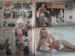 Haftasonu Türkiye'nin En İyi Magazin Gazetesi - 9 Ağustos 2000 - Sayı:32 - İsmail Türüt - Zeki Müren - Kadir İnanır - Ayşe Hatun Önal - Erkan Ocaklı - Uğur Güneri - Duygu Dikmenoğlu - Ajda Pekkan - Selim Cem Uzakdoğulu - Özgül Kavruk - Buket Saygı - Aşkın Nur Yengi - Mehmet Ali Erbil - Nefise Karatay - Mete Topçuoğlu - Hande Yener - Uğur Kirik - Leyla Somer - Erdal Acar - Ruken Demirer - Deniz Akkaya - Cenk Eren - Kenan Doğulu - Serap Akıncı - Tuğba Özay - Ayça Tüylüoğlu - Pınar Altuğ - Şebnem Çapa - Ayşegül Dinçkök - Erhan Önal - Nadire İçkale - Zekai Erdem - Cihan Doğan - İzzet Çapa - Tolga Sezgin - Candan İrengün - İlker Çebi - Hakan Dolakay - Turgay Artam - Esat Edin - Selin Esinli - Semiramis Galvani - Akın Öngör - Selhan Aloğlu - Derin Mermerci - Meg Ryan - Dennis Quaid - Neve Campbell - Kerem Alışık - Fedon - Sezen Aksu - Ebru Gündeş - İbrahim Tatlıses - Derya Tuna fotoğraf ve haberi - Tam Takım Gazete
