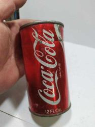P57----1970'LER TENEKE METAL COCA COLA KUTU COLA-AĞZI AÇILMIŞ