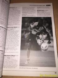 THE PFA FOOTBALLER'S WHO'S WHO - Barry J. Hugman - Queen Anne Press - İngilizce Kitap (PFA FUTBOLCULARI KİMDİR)