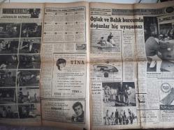 Son Aktüalite Gazetesi - 5 Temmuz 1967 - Sayı:376 -Caniler Kralı Killing,Generalin Hazinesi fotoromanı-Seni dansöz yapacağım diyen 67 yaşındaki terzi Fuat Yücel,17 yaşındaki kızı kaçırdı fotoğraflı haberi- Şerif Daldıçıklı - Bir Avcı, Annesini Öldürdüğü Boncuk'u Biberonla Besliyor haberi - Ahmet Alsu - Şerif Daldıçıktı - Generalin Hazinesi haberi - Emine Bacı - Dursun Salkım - Üçüncü Gözü ile Gören Adam hikayesi - Maurice Woodruff - Pierre Cardin Çocuklara da El Attı - Tokyo Ginza Deniz Yatağı Reklamı - Türkiye İş Bankası Reklamı - Çağla Kurtuluş - Mini Etekli Kızlar Sirkte Defile Yaptı fotoğraf ve haberi - Tam Takım Gazete