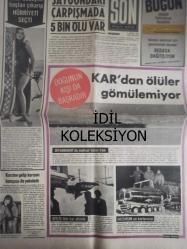 Son Aktüalite Gazetesi - 1 Şubat 1968 - Sayı:585 - Barones Magda - Saygondaki Çarpışmada 5 Bin Ölü Var haberi - Kar'dan Ölüler Gömülemiyor haberi - Kars'tan Gelip Karısını Komşusu ile Yakalattı haberi - Büyük Korku fotoromanı - Emine Bacı - Goril Hikayesi - Özlak Boya Spreyi Reklamı - Aşka Karşı Gelinmez fotoromanı - Soho Geceleri haberi - Charles Wilson - Thomas Butler - Marionnette Pikap Reklamı - Renkli Ansiklopedi Tütün haberi - Kağıt Paralar haberi - Pop Çamaşır Tozu Reklamı fotoğraf ve haberi - Tam Takım Gazete