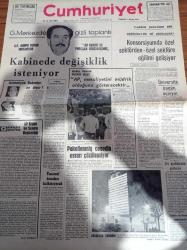 Cumhuriyet Gazetesi - 1 Kasım 1965 - Kurucusu Yunus Nadi - İlhan Selçuk - Doçent Doktor Osman Koçtürk - Adalet Partisi Genel Merkezinde Gizli Toplantı - Ecvet Güresin - Maliye Bakanı İhsan Gürsan - Sağlık Bakanı Edip Somuncuoğlu - Süleyman Demirel Program Üzerinde Çalıştı - Konsorsiyumda Özel Sektörden Özel Sektöre Eğilimi Gelişiyor