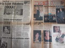 Haftasonu Türkiye'nin En İyi Magazin Gazetesi - Ergun Turgut - Ayhan Işık - Sadri Alışık - Yüksel Şengül - Seren Serengil - Sabri Baba'dan İz Bırakan Sözler haberi - Orta Kulak İltihabına Dikkat haberi - Muhteşem Nejad - Sırrı Bektaş - Çocuğunuz normal mi gelişiyor? haberi - Disko ve okullarda uyuşturucu salgını haberi - Leyla Atalık - Ela Koşar - Esra Kaktüz - Kerem Üstünkaya - Sevil Sabancı - Cengiz Cesur - Münir Tatari - Ayla Tatari - Leyla Mardin - Carmina Oje Reklamı - Sevil Binat - Emre Ergani - Meral Binat - Tülay Arda - Ebru Kural - Feyza Çuhadaroğlu - Mustafa Sağlam - Buket Taşdelen - Alev Özalpman - Cankut Yakut - Didem Emral - Pınar Yavuz - Hanifi Tontu - Nilgün Çarmıklı - Eda Çarmıklı - Sibel Özcan - Dilek Ilgaz - Engin Koç - Mustafa Cılızoğlu - Ayşe Şenel - Soner Girgin - Erkan Acar - Işın Acar fotoğraf ve haberi - Gazete Tam Değildir Sadece 8 Sayfası Mevcuttur