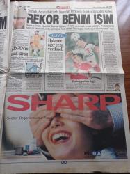 Hürriyet Gazetesi - 17 Kasım 1998 - Bebek Katili Eroin Kaçakçısı Abdullah Öcalan'a Sahip Çıkan İtalya'ya Tepki Büyüyor - İtalya'ya Boykot - Sergen Yalçın'ın Hukuk Savaşı - Alpay Özalan Hakeme Ağır Ceza Verilmeli - Barbie Faciası - Ted Turner'in Gözü Beyaz Sarayda - Kahraman Cindy Crawford - Mesut Yılmaz İdamı Kaldırıp Abdullah Öcalan'ı Getirteceğiz - Apo İçin Mehmet Ali Ağca Modeli Müebbet Hapis - Apo Burada Kalıyor - Türkiye'de İş Yapan İtalyan Şirketleri