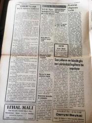 BALIKESİR  BALIKESİR POSTASI YEREL TAŞRA BASINI - -19 NİSAN 1960  YIL:18 SAYI :5166-Arat ve  Inkaya  Ankara 'ya  Gitti - Dursunbey de  trafik kazası - Köy ve şehirleri de içine alan  mesken  anketi açılıyor -Kahve fiyatlarında indirme olmayacak -Ankara da 4 minareli   büyük cami  yaptırılacak -  Edremit ''in  iki köyü  elektriğe  kavuştu --Karesi 'nin  kongresi  pazar günü yapıldı - Bahar  Özleyiş Münir Yenal - -Beşiktaş eski  CHP  başkanı  Vatan Cephesi Ocağı Açtı -Vereme  Karşı BCG Aşısının  Faydaları  Dr . Kadri  Sırtalan - Doktor :Enver Güven - Son yılların  en büyüğü gösterileri  yürüyüşü İngiltere de Yapılıyor -T.C Ziraat Bankası Balıkesir  Şubesinden -