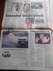 Hürriyet Gazetesi - 2 Kasım 1998 - Tansu Çiller Türbanlı Posterini Yakaladı - Deniz Baykal - Mesut Yılmaz'ın Kardeşi Turgut Yılmaz Siyasete Isınıyor - Oğuzhan Asiltürk Cihat İlan Etmedim - Fazilet Partisi'nde Necmettin Erbakan Krizi - Susurluk Geride Kalan Kadınlar Yazı Dizisi - Emlakbank Yasa Tanımıyor - Sarıyerspor Güle Oynaya - Ebru Gündeş Türk Erkeği Ete Doydu - İsmet Sezgin İntiharı Önledi