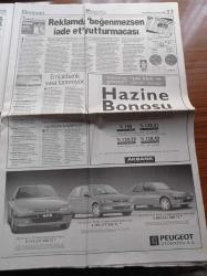 Hürriyet Gazetesi - 2 Kasım 1998 - Tansu Çiller Türbanlı Posterini Yakaladı - Deniz Baykal - Mesut Yılmaz'ın Kardeşi Turgut Yılmaz Siyasete Isınıyor - Oğuzhan Asiltürk Cihat İlan Etmedim - Fazilet Partisi'nde Necmettin Erbakan Krizi - Susurluk Geride Kalan Kadınlar Yazı Dizisi - Emlakbank Yasa Tanımıyor - Sarıyerspor Güle Oynaya - Ebru Gündeş Türk Erkeği Ete Doydu - İsmet Sezgin İntiharı Önledi