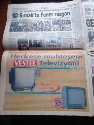 Hürriyet Gazetesi - 14 Ekim 1998 - Alaattin Çakıcı'dan Türk Düşmanı Papaza 8 Bin Dolar Bağış - Alaattin Çakıcı'nın Son Kaseti TBMM'de Patladı - Türbank'ın Devir İşlemi Durduruldu - Abdullah Öcalan Suriye'ye Sokulmayacak - Fenerbahçe'ye Şırnak'ta Büyük İlgi - Ricky Martin - Perihan Savaşın Gizli Aşkının Fotoğrafı