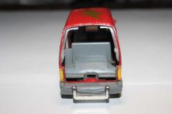 Sseca Toy marka 1:32 ölçekli minivan (sürtmeli)