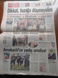 Milliyet Gazetesi - 18 Kasım 1998 - Süleyman Demirel'den Romaya Abdullah Öcalan'ı Himaye Etmeyin - HADEP Genel Başkanı Murat Bozlak Ve Yaşar Kaya'ya Hapis - İzmir'de Halk HADEP'lileri Dövdü - Temiz Eller Savcısı Di Pietro - PKK'nın Kilise Oyunu - Galatasaray'ın Rakibi Juventus Abdullah Öcalan'ı Koz Olarak Kullanıyor - Apo'nun İfadesi